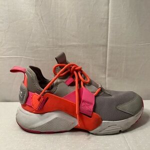 Nike Women’s Huarache Running Shoes, AH6804-007, size 8